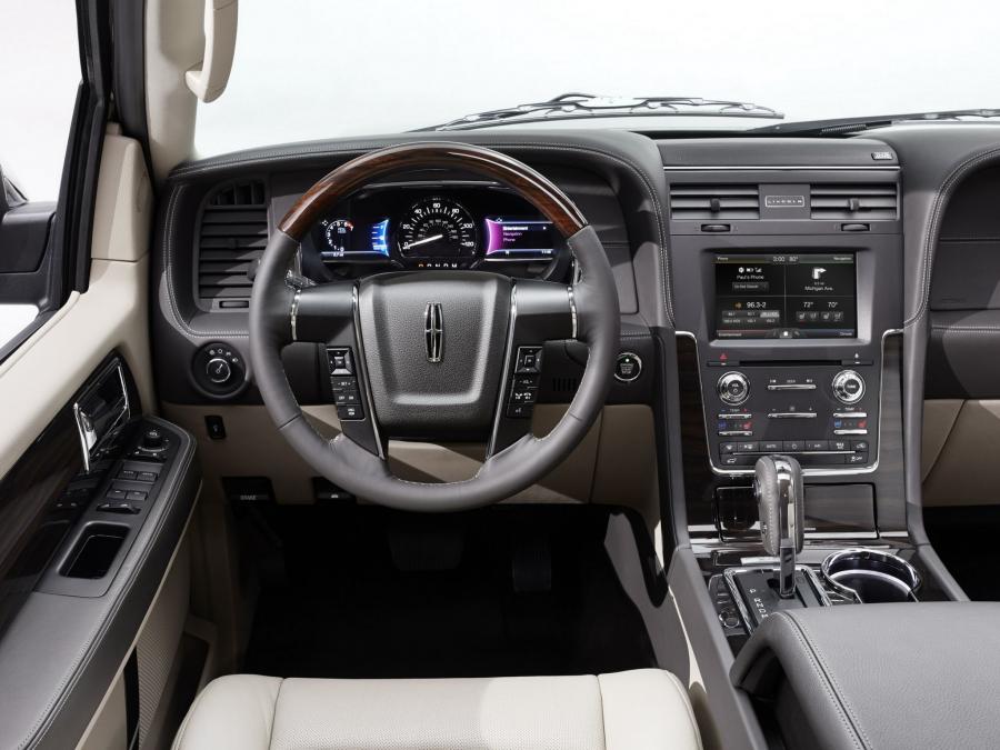  Lincoln Navigator 2014 года  (фото 4 из 61)